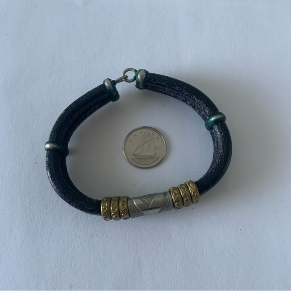 Exotic Cuff Bangle Gold, Silver Leather Bracelet - Picture 4 of 4